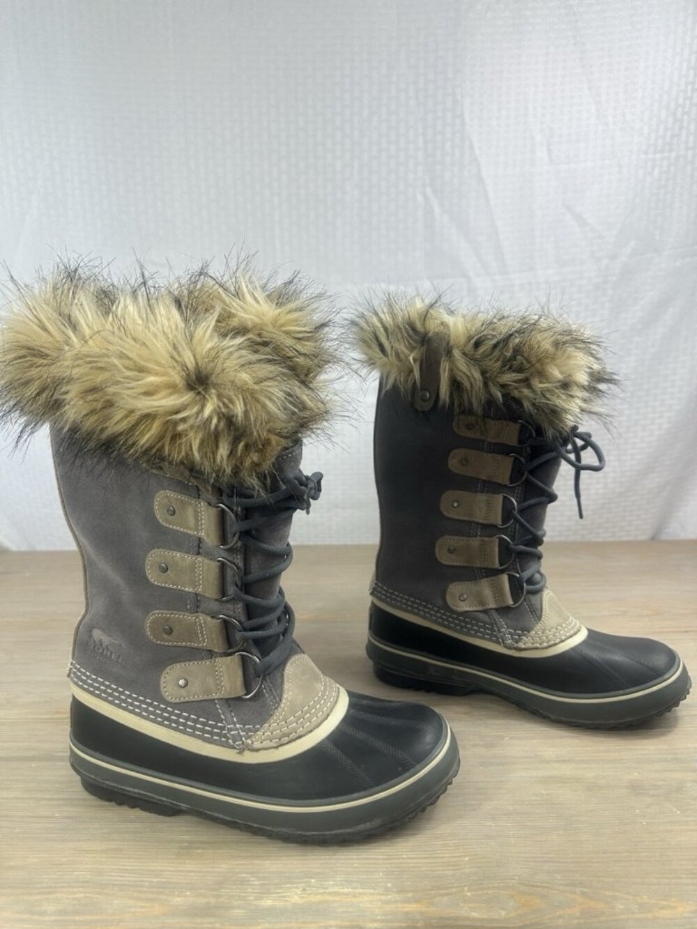 SOREL Grey Joan of Arctic Waterproof Women’s Boots 8 READ